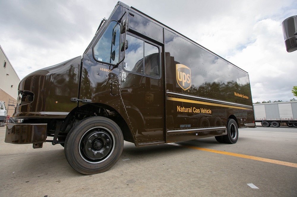 Η UPS προσθέτει στον στόλο της 700 οχήματα CNG και κατασκευάζει 5 επιπλέον σταθμούς τροφοδοσίας πεπιεσμένου φυσικού αερίου.