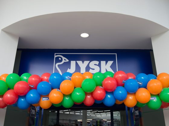 Η JYSK έκλεισε με εορταστικό τρόπο το οικονομικό της έτος, εγκαινιάζοντας στις 31 Αυγούστου ένα νέο κατάστημα, το 56ο, στο Μαρκόπουλο.